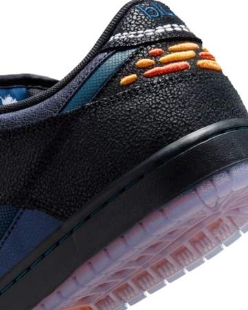 Bluetile x Nike SB Dunk Low Pitch Blue Ferse Details
