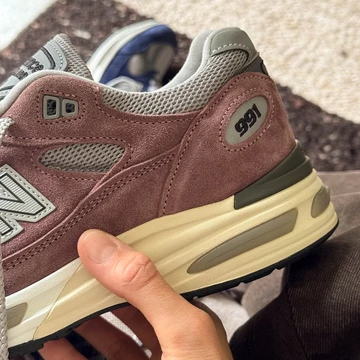 New Balance 991v2 Made in UK Rose Taupe Detailbild