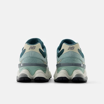 New Balance 9060 New Spruce von hinten