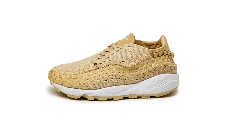 Nike Air Footscape Woven Sesame Titelbild auf weißem Hintergrund