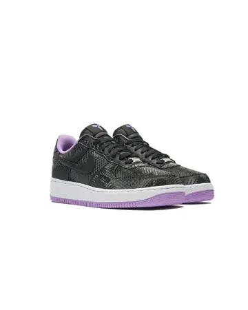 Kobe Bryant x Nike AF 1 Low Black Purple Stardust schräg