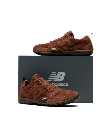 New Balance MT100 Rich Oak Schuhkarton