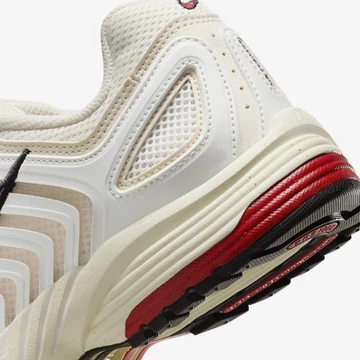 Die Ferse des Nike Air Pegasus 2k5 White Gym Red