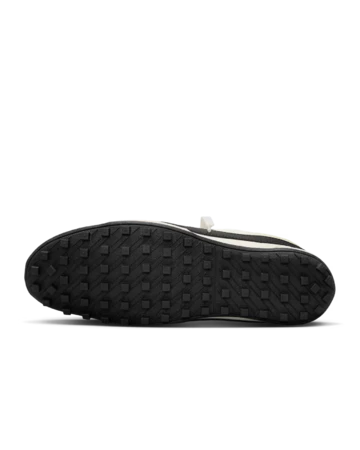 Nike Moon Shoe Soft Pearl & Black Sohle