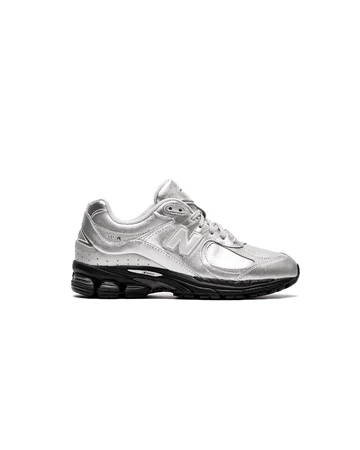 New Balance 2002R Silver Metallic Außenseite