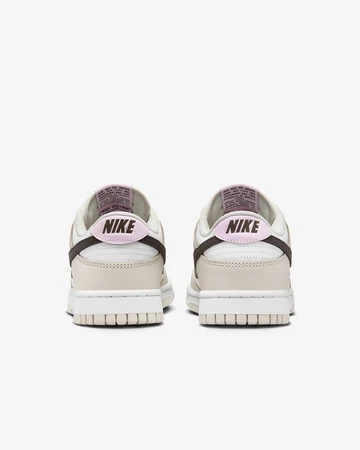 Der Nike Dunk Low Neapolitan von hinten