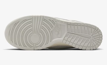 Die Sohle des Dunk Low Phantom Light Bone