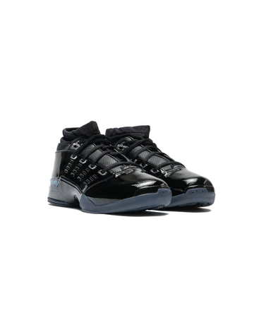 Nike Jordan 17 Low Black Patent schräg