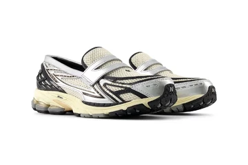 New Balance 1906L Metallic Gold Paar seitlich