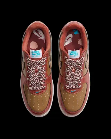 NIGO x j-hope x Nike Air Force 1 '01 Burnt Sunrise von oben