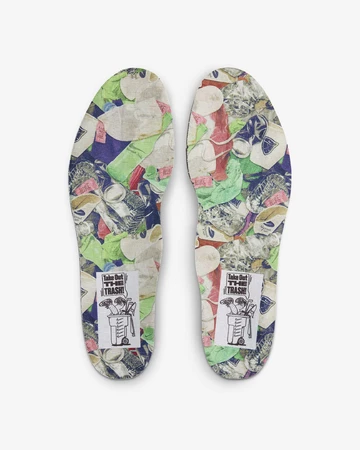 Die verzierte Innensohle des Air Pegasus 89 Golf Waste Management