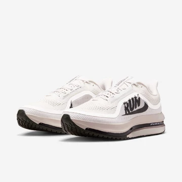 Nike Pegasus Premium Run Paar seitlich