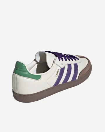 Der adidas Samba Core Purple von hinten
