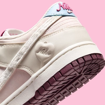 Nike Dunk Low Valentines Day 2026 Detailbild