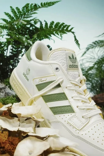 END adidas Centennial Low Consortium Cup Lookbook Detail Mittelfußbereich