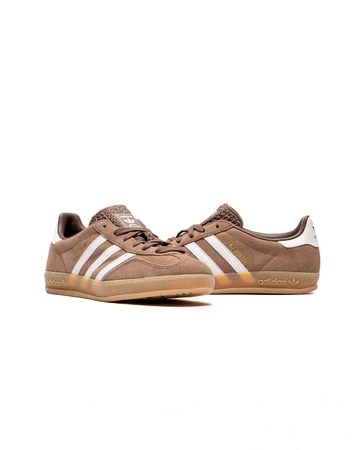 adidas Gazelle Indoor Earth Strata schräg