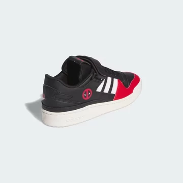 Marvel x adidas Forum 84 Low Deadpool schräg seitlich