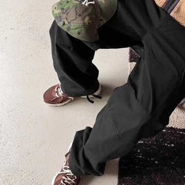 New Balance 740 Pumpernickel am Model