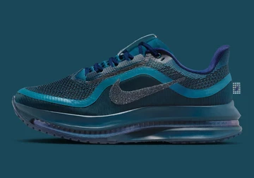 Swarovski x Nike Pegasus Premium Blue Force AUßenseite