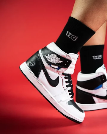 Fragment Design x Union LA x Air Jordan 1 Retro High OG Black & White Außenseite