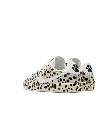 Nike Tennis Classic CS PRM Chew Dog Dalmatian schräg
