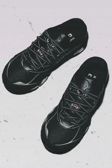 Maharishi x Mizuno SL Wave Prophecy Black Mood 4 Paar