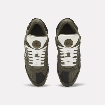 MARKET Reebok Classic Leather Pump Army Green von Oben