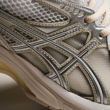 Above the Clouds x Asics GT-2160 Metallic Silver Pack Detailbild