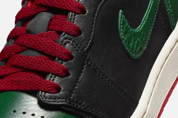 Jordan 1 Low Gorge Green Detail Swoosh