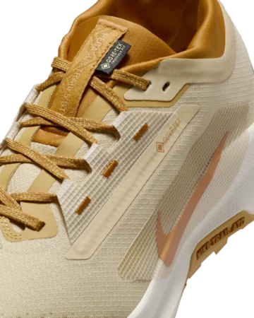 Nike Pegasus Trail 5 Gore-Tex Desert Ochre Upper Details
