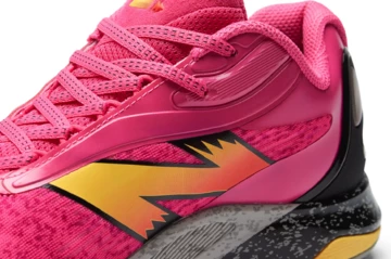 New Balance Kawhi 4 Hi-Pink Detail Ferse