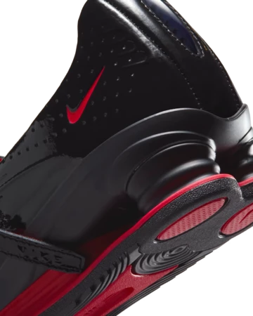 LABELHOOD x Nike Shox Z Calistra Black & University Red Ferse Details