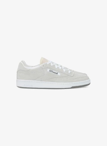 der JJJJound Reebok Club C 85 Grey Leather Pack in weiß von außen