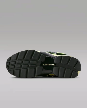 Jordan Trunner LX Luminous Sohle