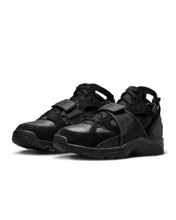 Nike Air Trainer Huarache Triple Black Paar schräg seitlich