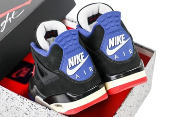 Jordan 4 Rare Air Paar Fersen