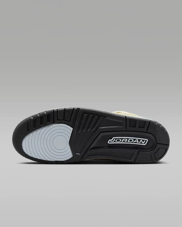 Jordan Spizike Low Sanddrift Sohle