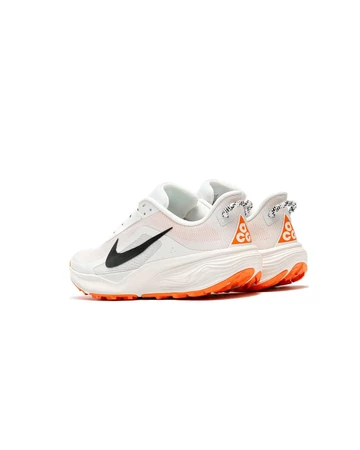 Nike ACG Pegasus Trail White schräg