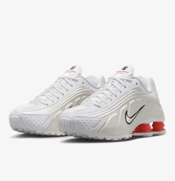 Nike Shox R4 White Picante Red schräg