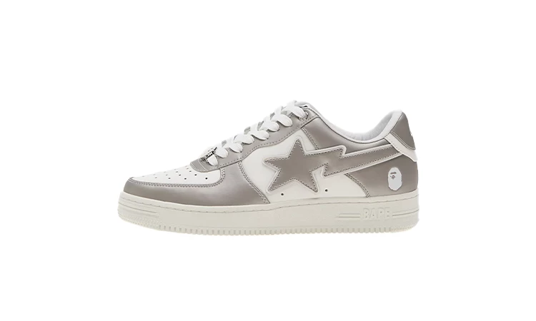 Der Bape Sta M1 Silver von der Seite auf weißem Hintergrund