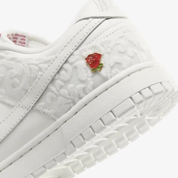 Dunk Low Give Her Flowers Detail Ferse