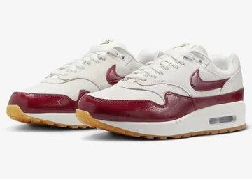 Der Air Max 1 LX Team Red von schräg außen
