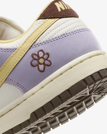 Dunk Low PRM Lilac Bloom Detail Ferse