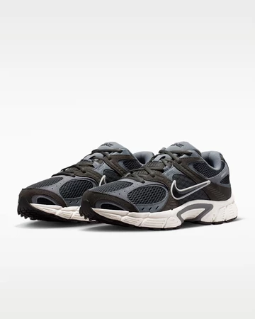 Nike V5 RNR Suede Anthracite schräg
