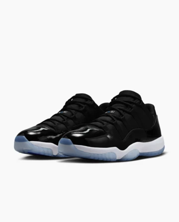 Jordan 11 Low Space Jam Paar
