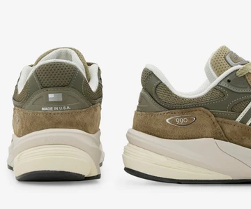 Der New Balance 990v6 True Camo von hinten