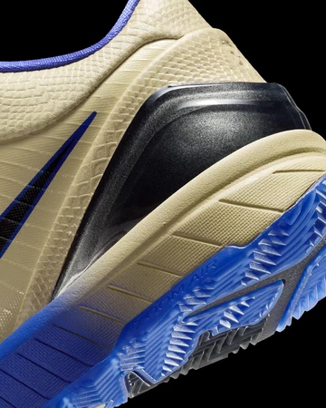 Nike Kobe IV Protro x FC Barcelona Gold Violet Ferse Details
