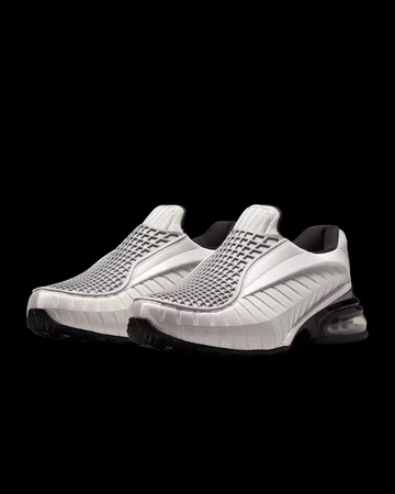 Nike Air Max Dolce Metallic Silver schräg