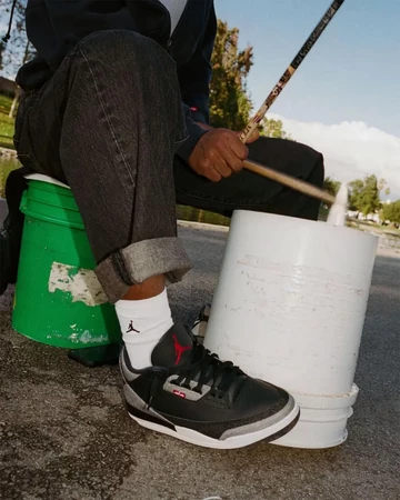 Levi's x Air Jordan 3 Black Denim Mood 2