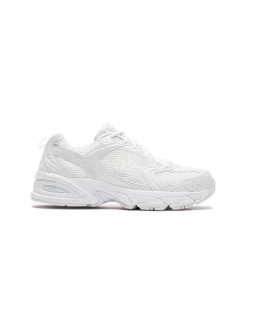 Der New Balance 530 All White von außen